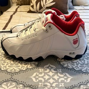 K-Swiss' comfort gym shoes.